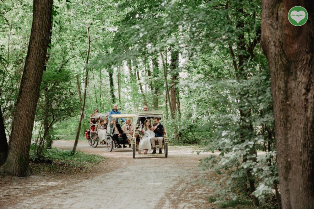 rikschaguide.com | Die Münchner Rikschafahrer/-innen | Beschauliche Hochzeitsfahrt durch den Englischen Garten rikschaguide.com | Die Münchner Rikschafahrer/-innen | Beschauliche Hochzeitsfahrt durch den Englischen Garten